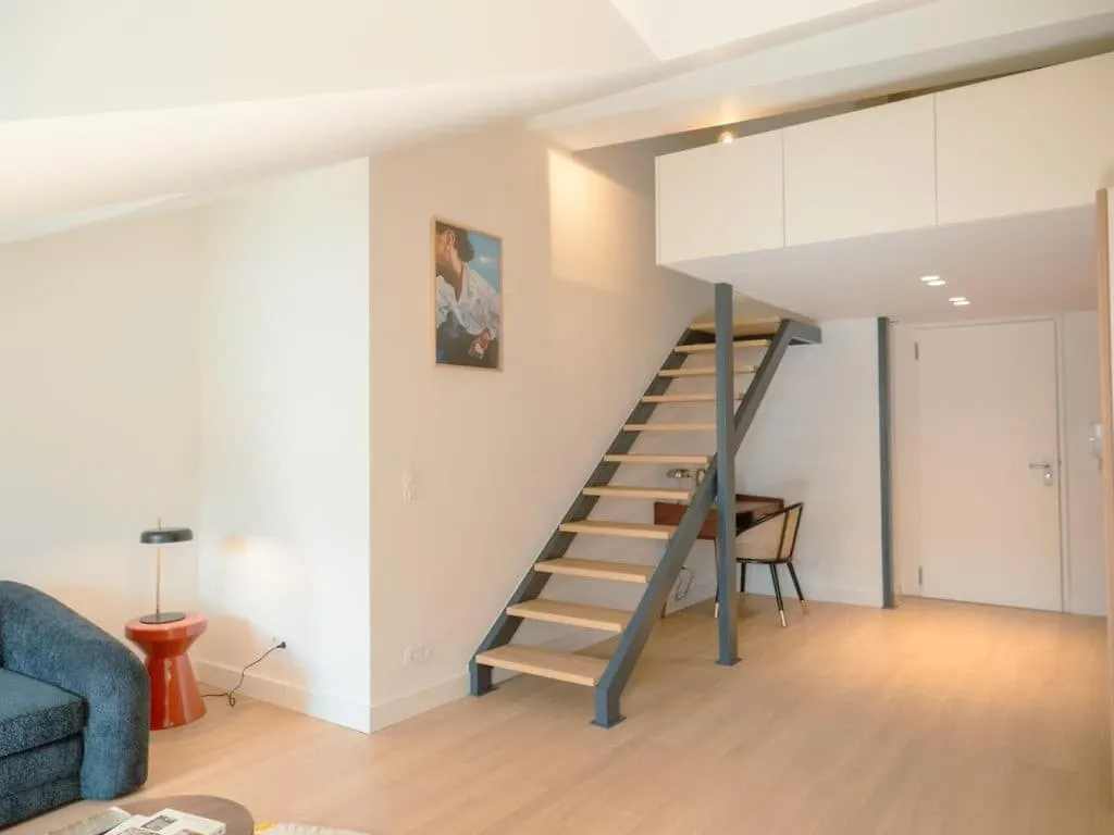 After B00Klng Must Scаn Qr-C0Dе --Chic 2Br Duplex 0*, Lisbon Portugal