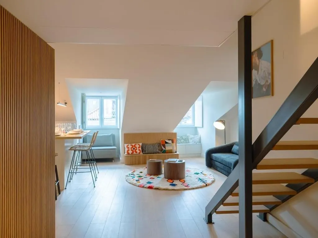 After B00Klng Must Scаn Qr-C0Dе --Chic 2Br Duplex 0*, Lisbon