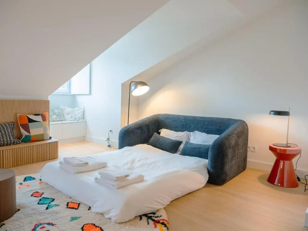 After B00Klng Must Scаn Qr-C0Dе --Chic 2Br Duplex Lisbon