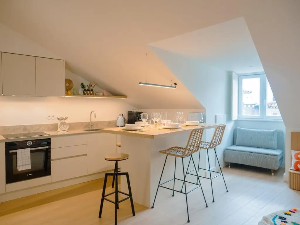 After B00Klng Must Scаn Qr-C0Dе --Chic 2Br Duplex Holiday home Lisbon